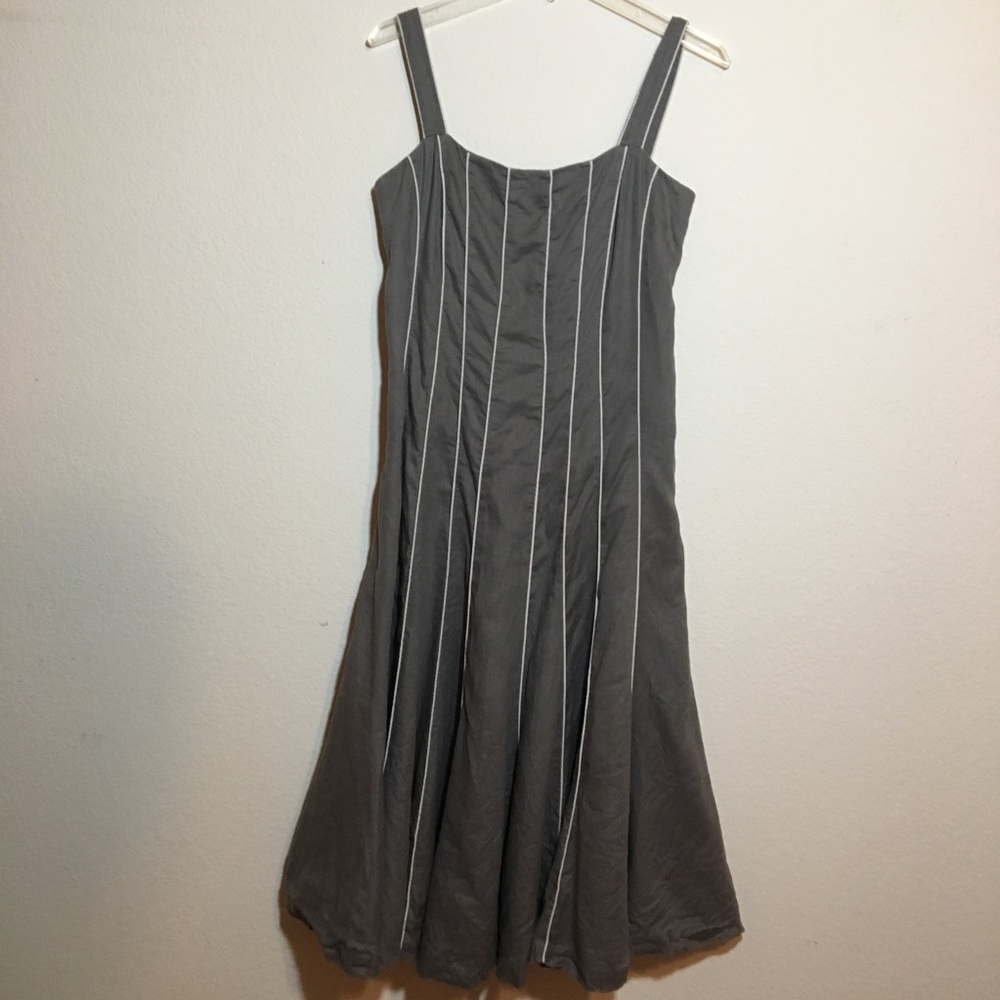 Fenn Wright Manson 100% linen grey dress fit and Flare, Size 8-10.